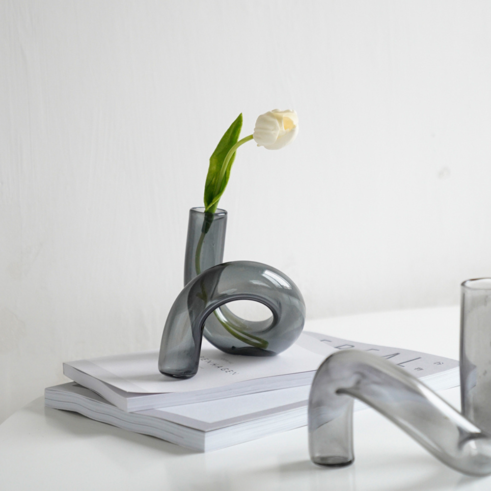 Vaso Decorativo Nordic Twist – Design Escultural Moderno e Elegante