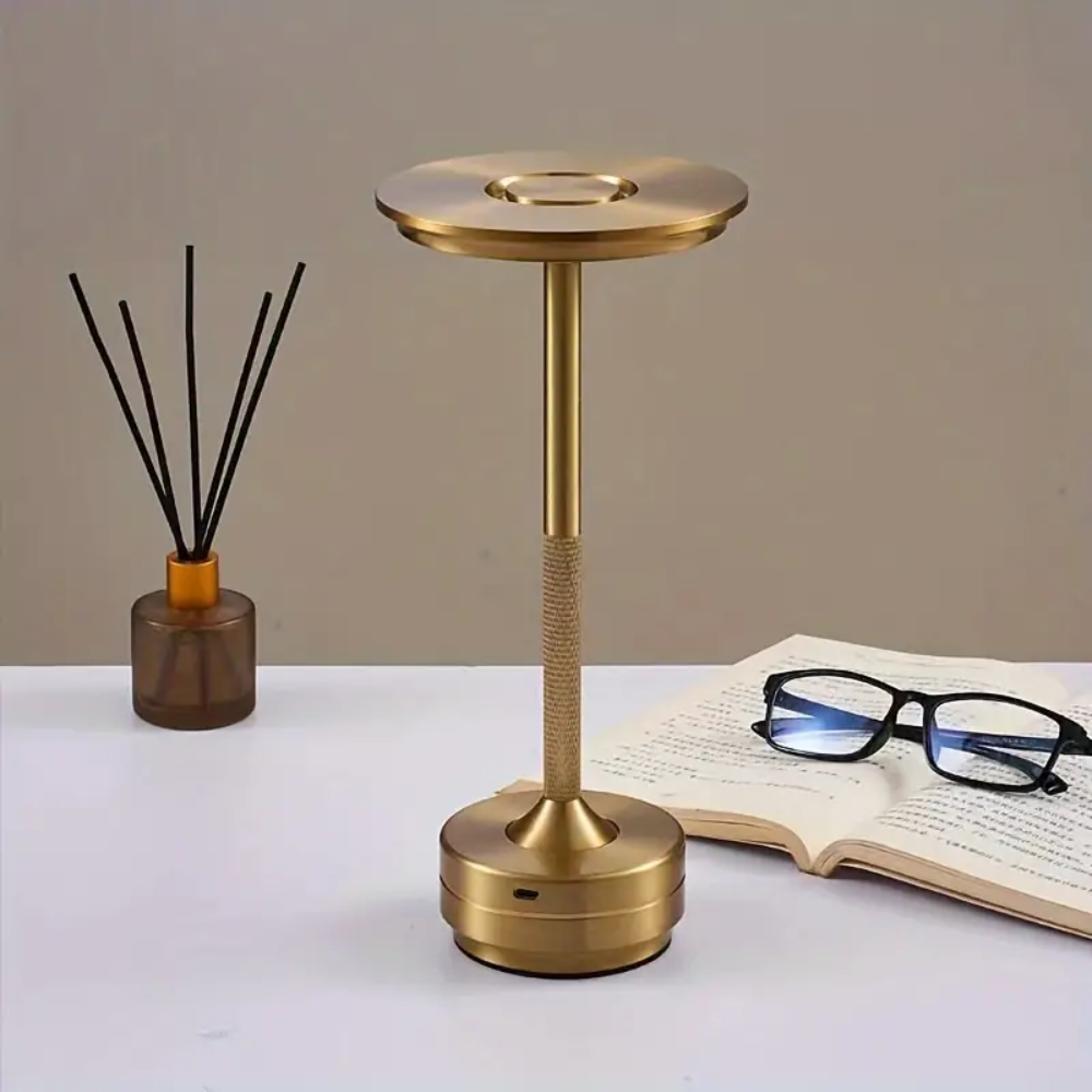 Luminária Parisian Glow – Elegância Parisiense com 3 Tons de Luz