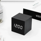 Relógio de Mesa LED Cubo em Madeira – Digital com Display de Temperatura e Data