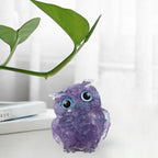 Corujinha Decorativa em Resina com Pedra de Ametista – Símbolo de Sabedoria e Proteção