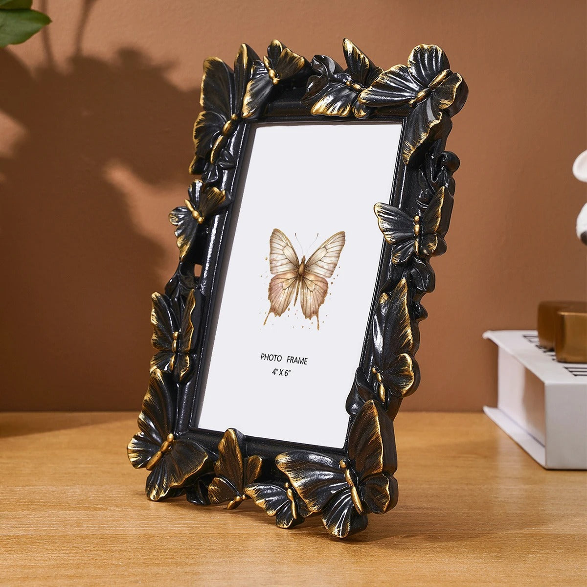Moldura Decorativa 3D com Borboletas em Resina – Estilo Europeu Romântico
