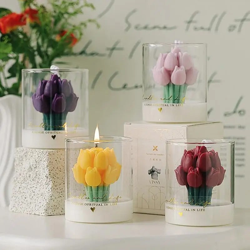 Vela Aromática de Tulipas em Cera de Soja – Buquê Artesanal em Redoma de Vidro