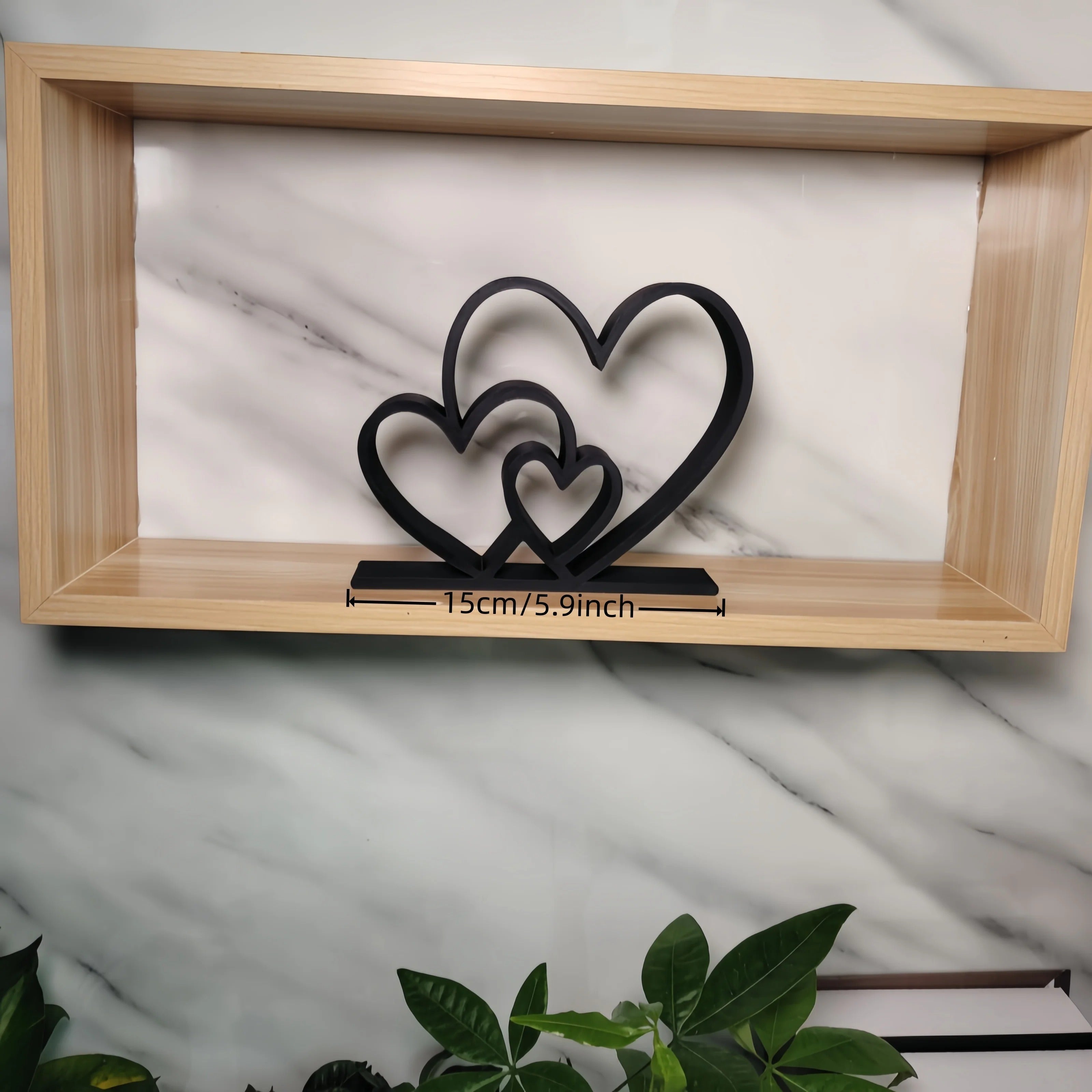 Escultura Decorativa Duplo Coração Entrelaçado – Ornamento de Amor para Mesa e Estante