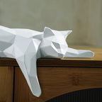 Estatueta Geométrica de Gato Deitado – Escultura Decorativa Moderna