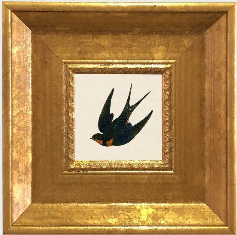 Moldura Decorativa Dourada Estilo Francês com Arte Vintage