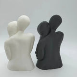 Estátua de Casal com Coração – Escultura de Abraço em Arte Moderna 3D