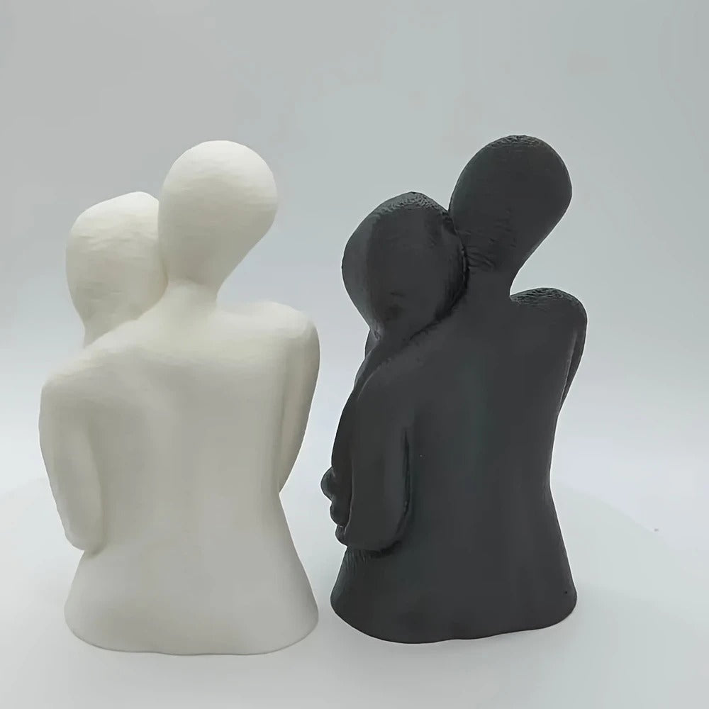 Estátua de Casal com Coração – Escultura de Abraço em Arte Moderna 3D