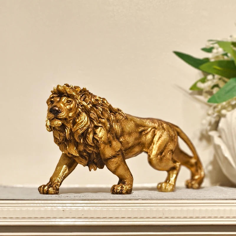 Estátua de Leão Dourado em Resina – Escultura Decorativa Premium para Mesa e Aparador