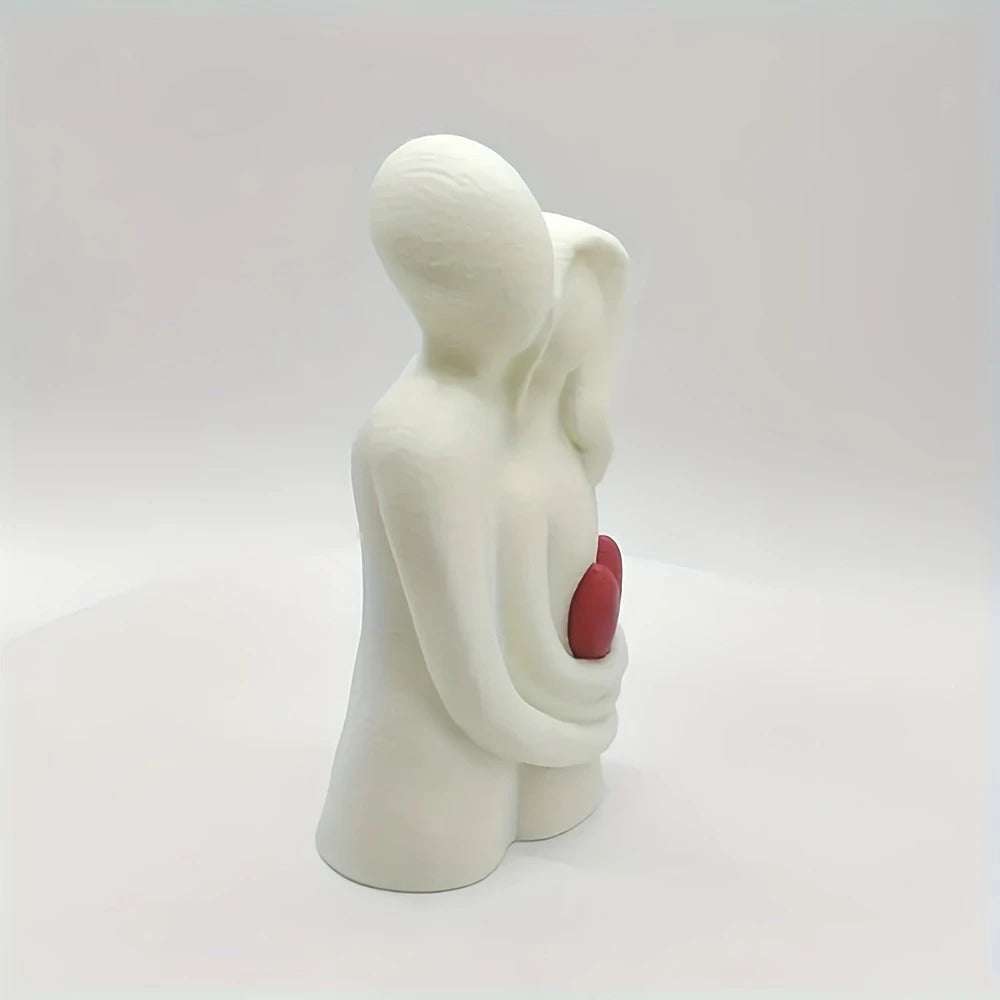 Estátua de Casal com Coração – Escultura de Abraço em Arte Moderna 3D