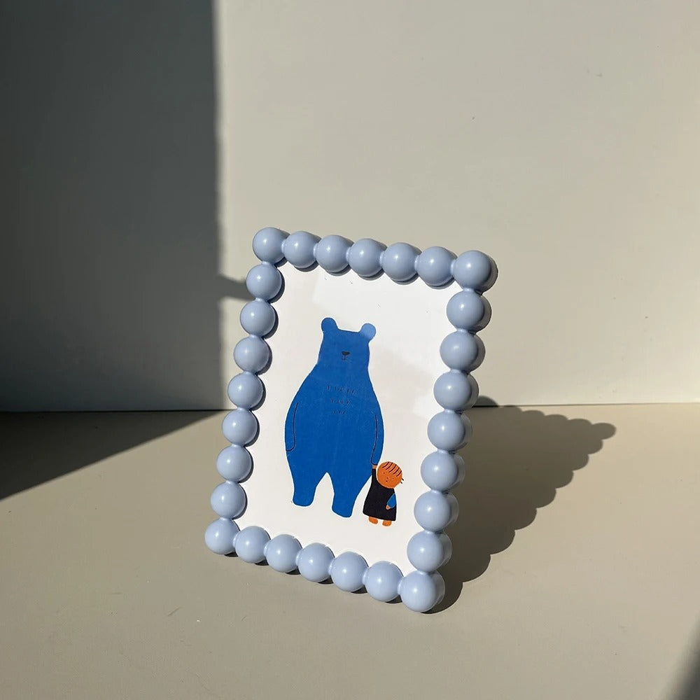 Porta-Retrato Decorativo com Borda de Contas – Fofo e Moderno 13x17,6cm