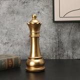 Escultura Peça de Xadrez Dourada em Resina – Cavalo Decorativo para Sala