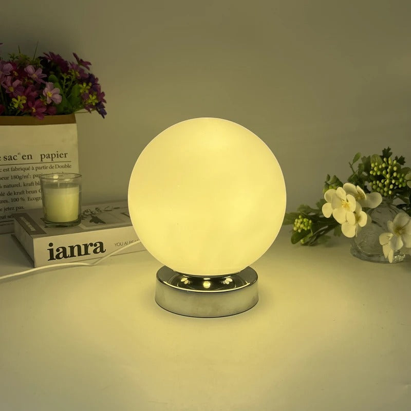 Luminária de Mesa Esfera Minimalista – Recarregável com Dimmer para Cabeceira