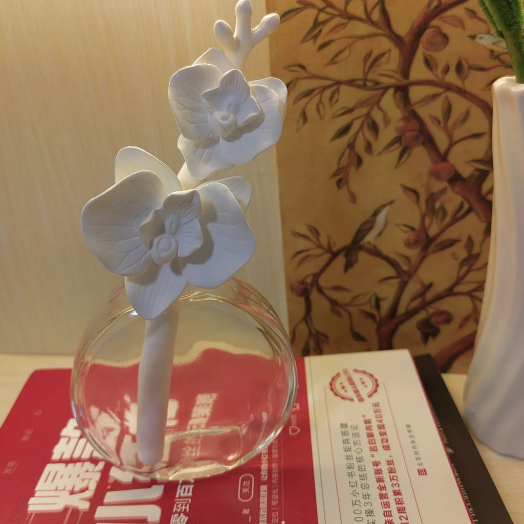 Difusor de Ambiente com Orquídea em Cerâmica e Frasco de Vidro
