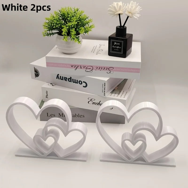 Escultura Decorativa Duplo Coração Entrelaçado – Ornamento de Amor para Mesa e Estante