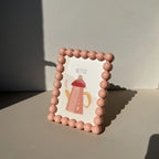 Porta-Retrato Decorativo com Borda de Contas – Fofo e Moderno 13x17,6cm
